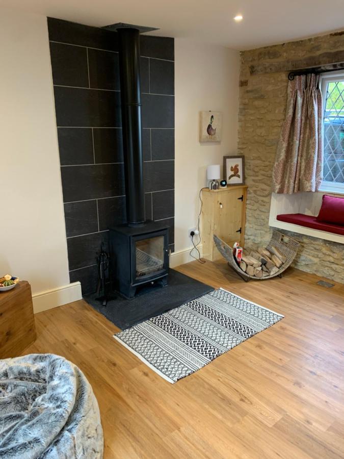 Cotswold Coombe Cottage Wotton-under-Edge Exterior foto