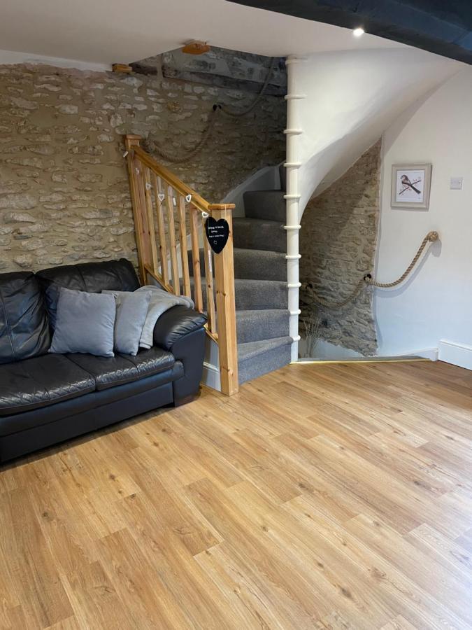 Cotswold Coombe Cottage Wotton-under-Edge Exterior foto